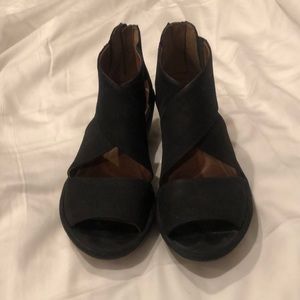 Clarks sandals.  US SIZE 6.5